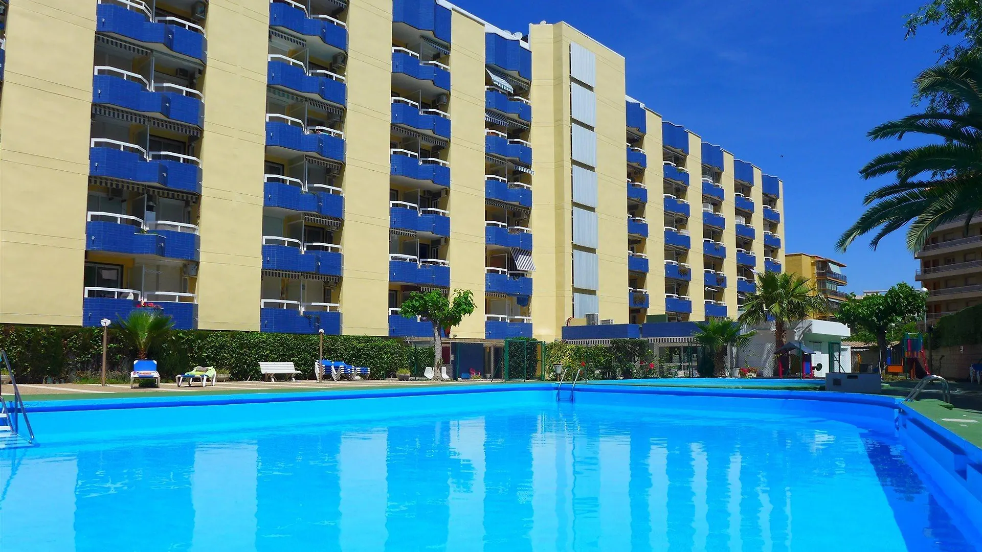 Rentalmar Alboran Apartments Σαλού