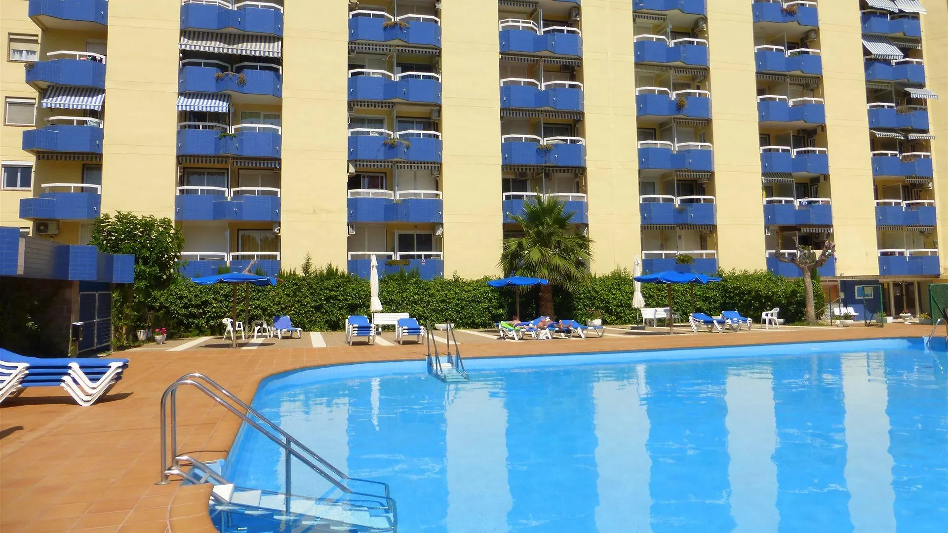 Rentalmar Alboran Apartments Σαλού