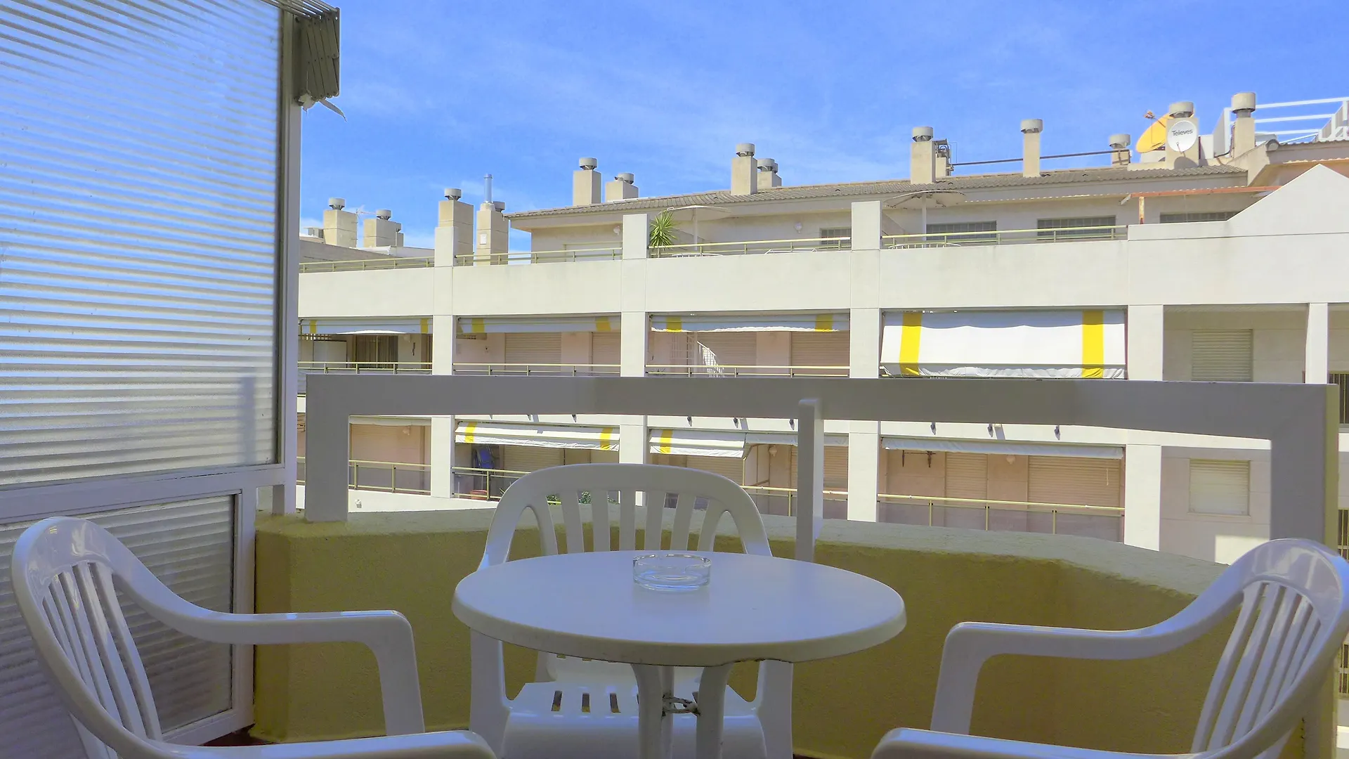 Rentalmar Alboran Apartments Σαλού
