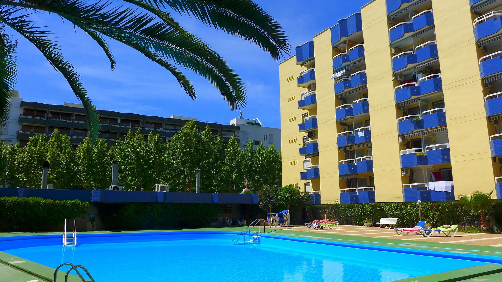 Rentalmar Alboran Apartments Σαλού