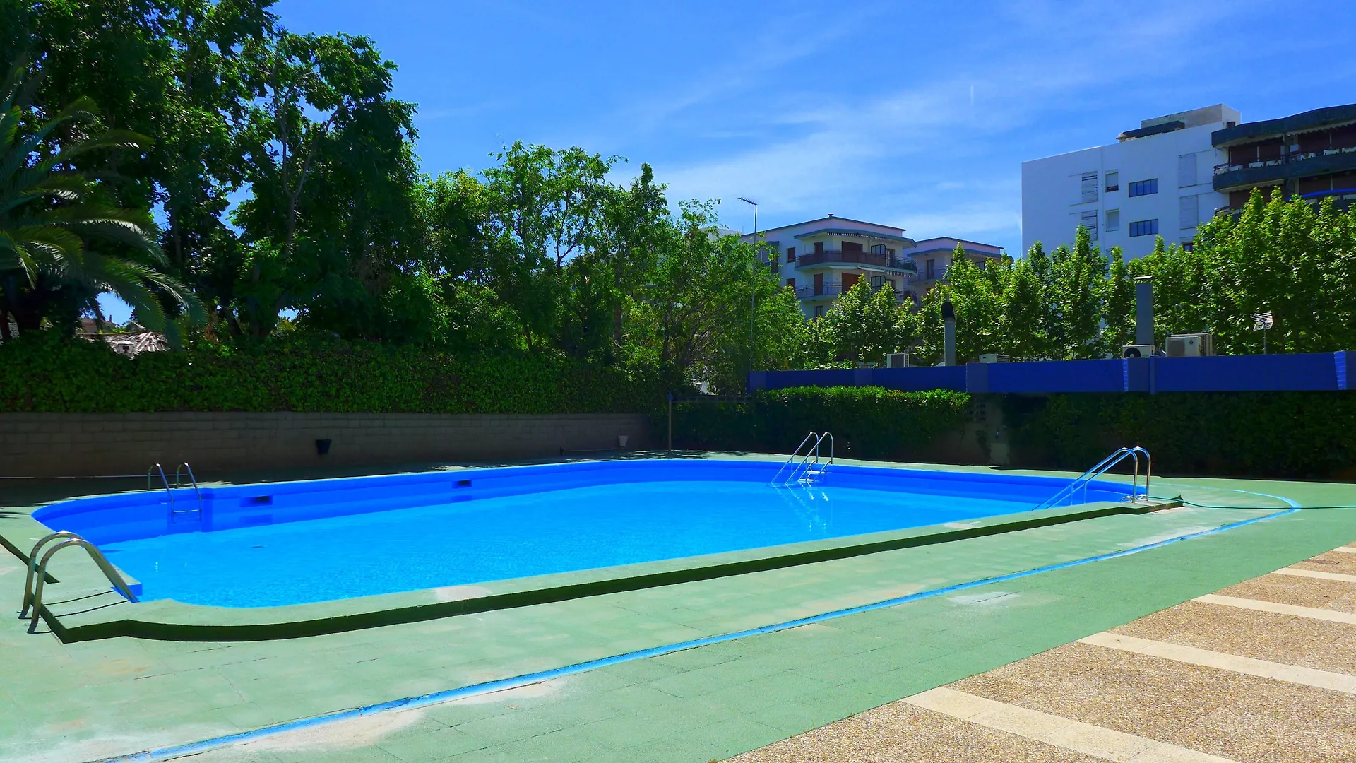 Rentalmar Alboran Apartments Σαλού